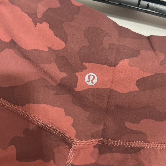 Lululemon pink camo leggings - Picture 5 of 5